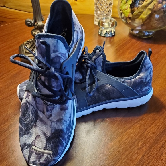 Shoes - Target Sneakers 11